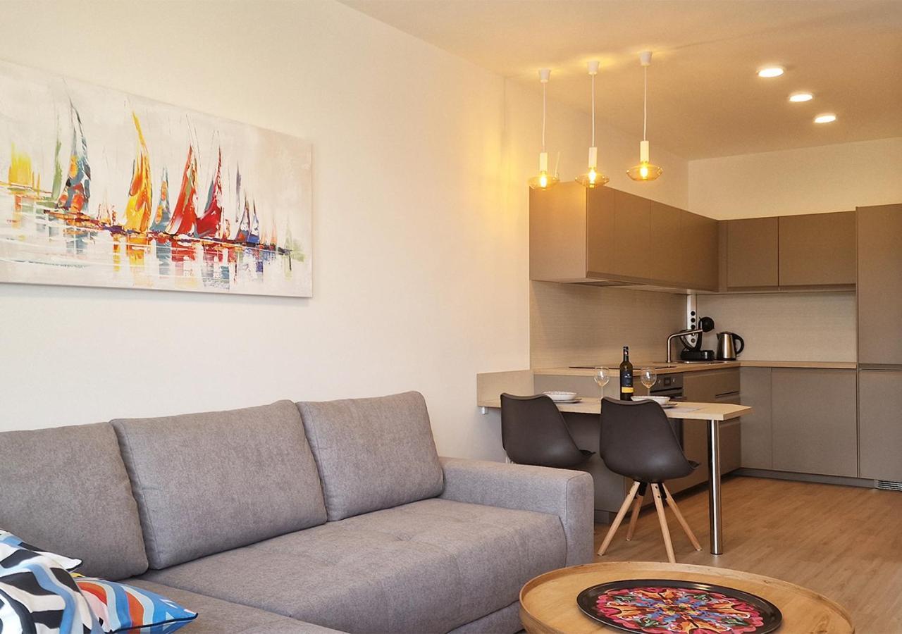 New Cozy 2 Room Pink Apartment Bratislava 059 Exterior photo