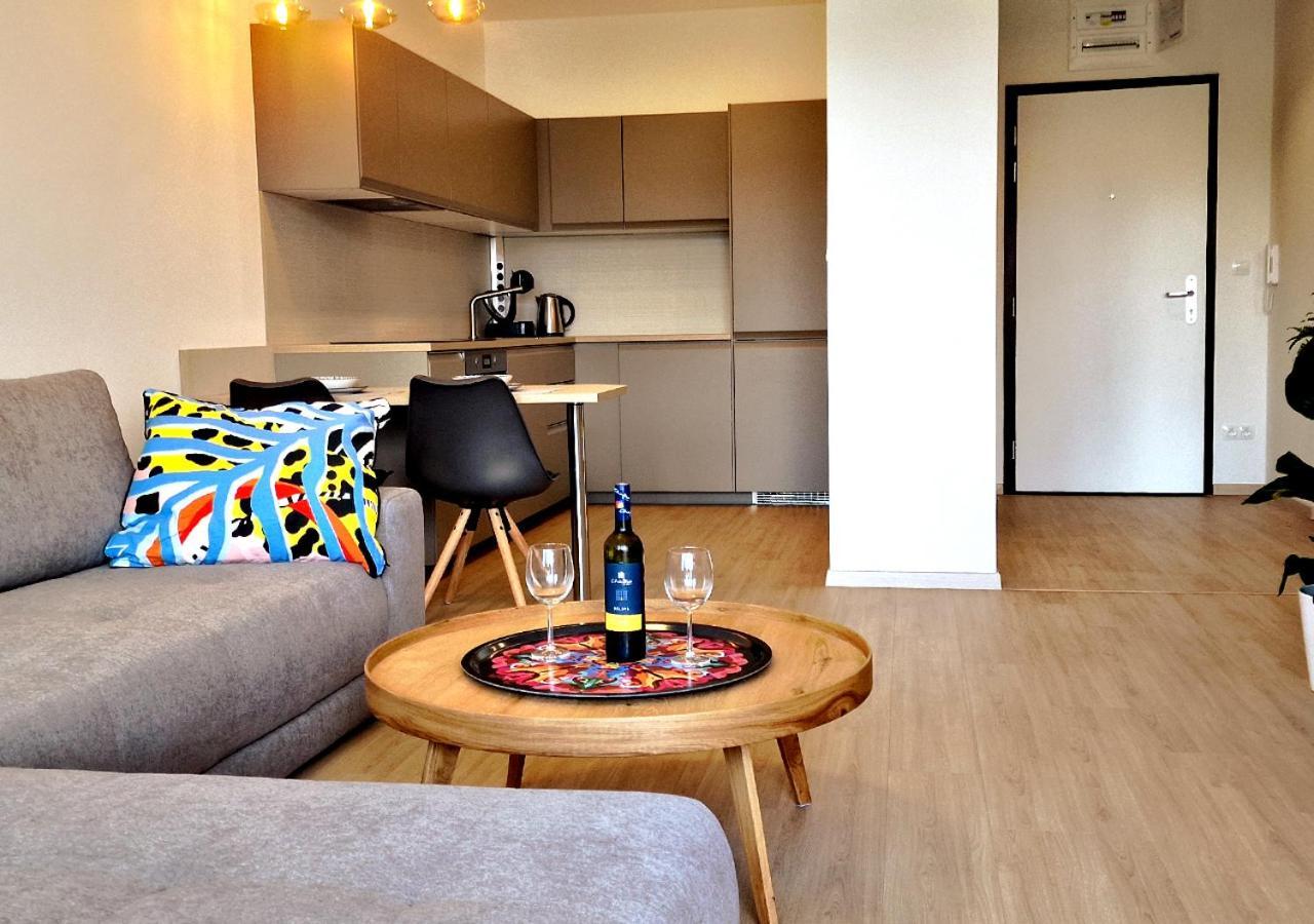 New Cozy 2 Room Pink Apartment Bratislava 059 Exterior photo